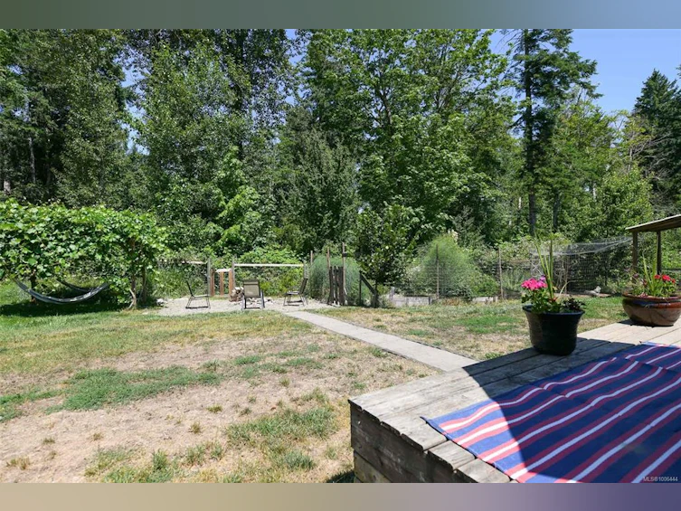 7452 Cougar Smith Road, Fanny Bay, BC, V0R 1W0 - 43