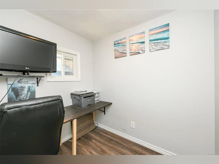 7452 Cougar Smith Road, Fanny Bay, BC, V0R 1W0 - 16