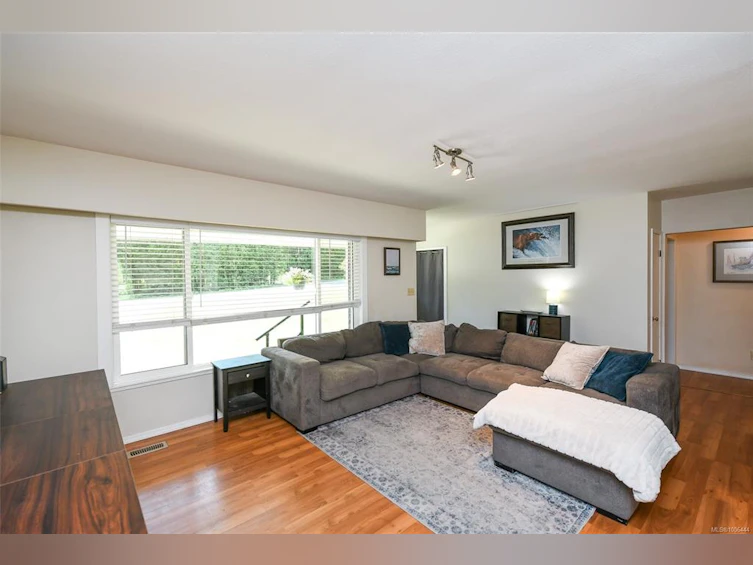 7452 Cougar Smith Road, Fanny Bay, BC, V0R 1W0 - 18