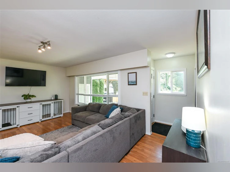 7452 Cougar Smith Road, Fanny Bay, BC, V0R 1W0 - 20