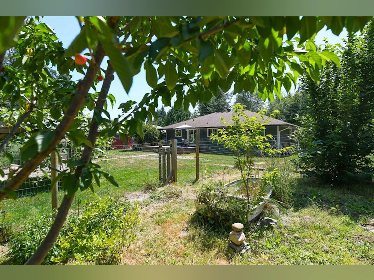 7452 Cougar Smith Road, Fanny Bay, BC, V0R 1W0 - 4