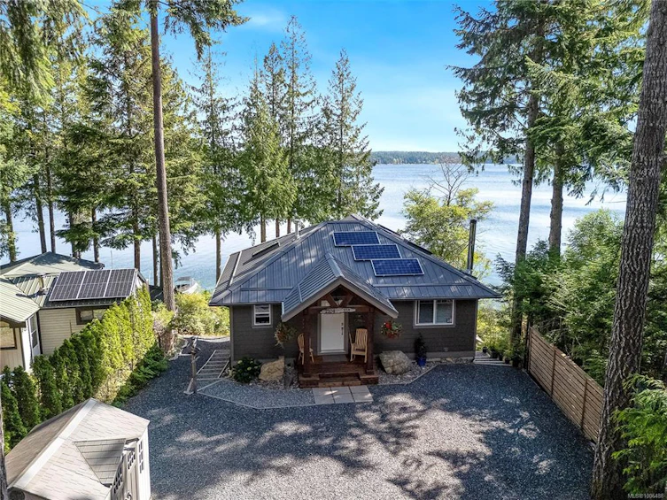 2304 South Lake Road, Qualicum Beach, BC, V9K 2L7