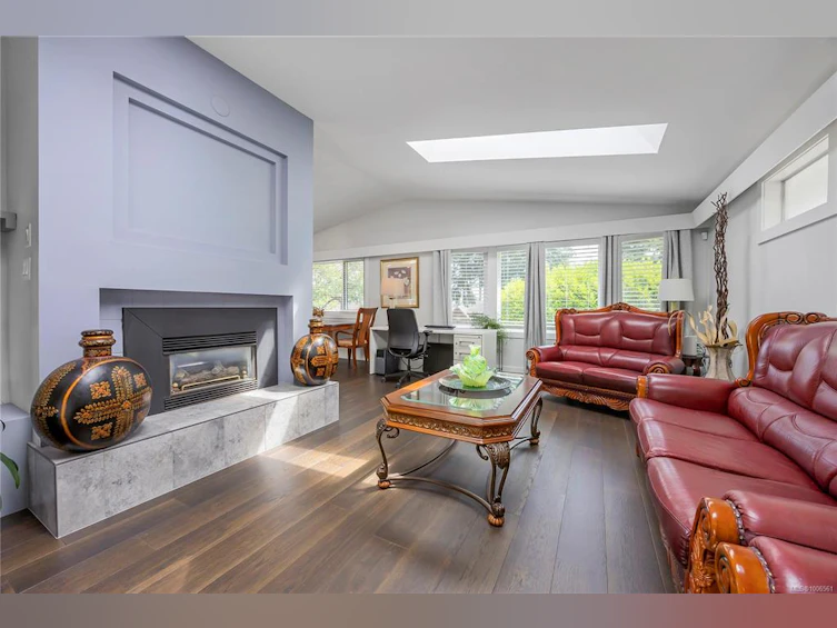 2901 Newton Street, Nanaimo, BC, V9T 2Y2 - 2