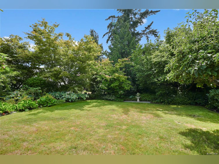 4119 Lark Road, Saanich, BC, V8X 4G4 - 21
