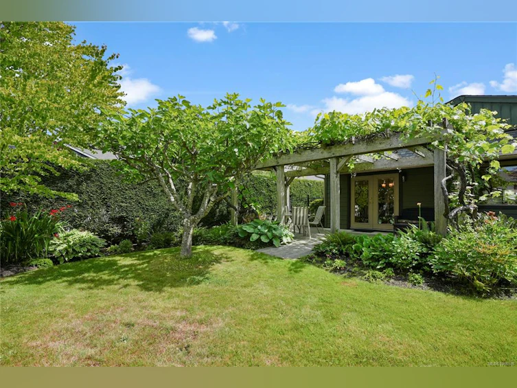4119 Lark Road, Saanich, BC, V8X 4G4 - 18