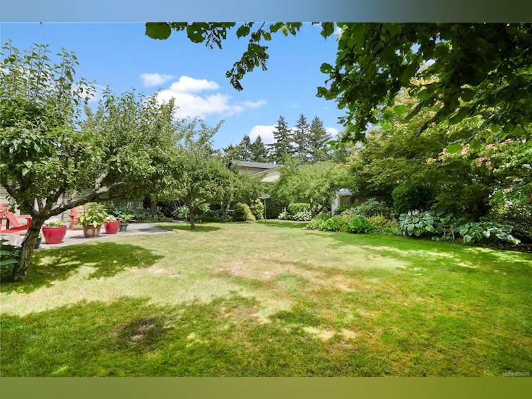 4119 Lark Road, Saanich, BC, V8X 4G4 - 19