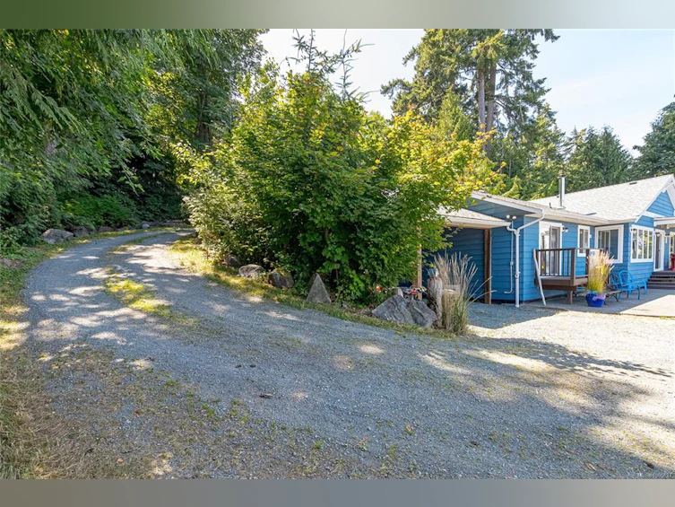 6655 W Island Highway, Bowser/Deep Bay, BC, V0R 1G0 - 6