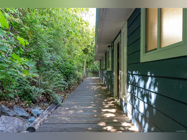 6655 W Island Highway, Bowser/Deep Bay, BC, V0R 1G0 - 8