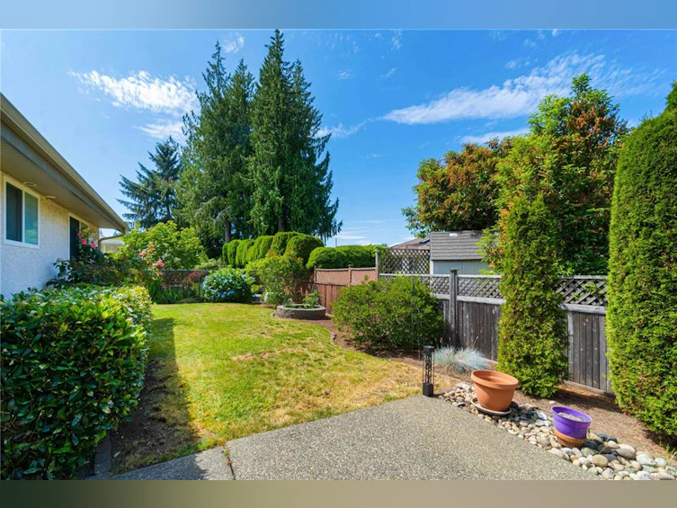 467 Schley Place, Qualicum Beach, BC, V9K 2L5 - 33