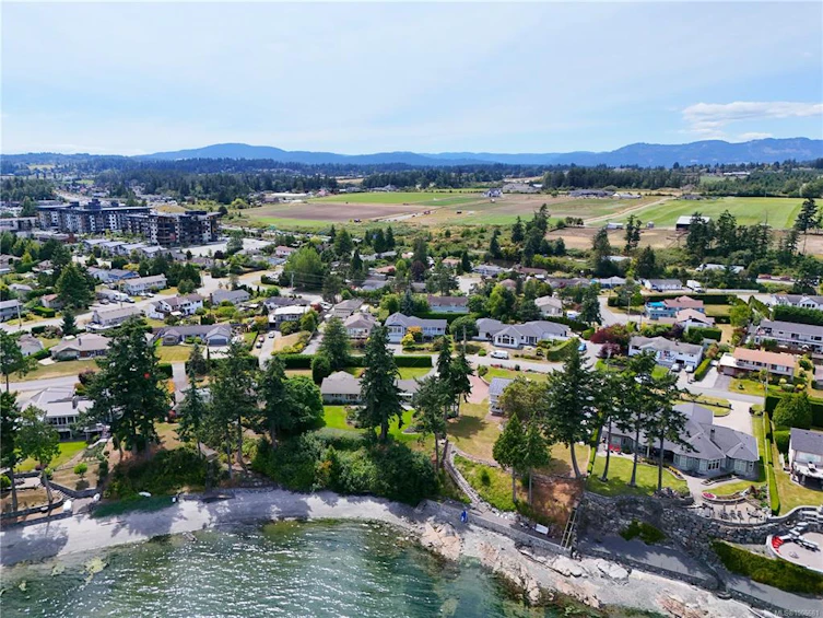 8028 Arthur Drive, Central Saanich, BC, V8M 1V5 - 45