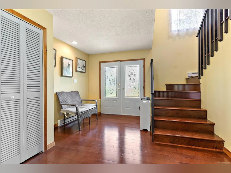 8028 Arthur Drive, Central Saanich, BC, V8M 1V5 - 9