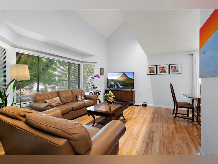 1-1464 Fort Street, Victoria, BC, V8S 1Z5 - 4