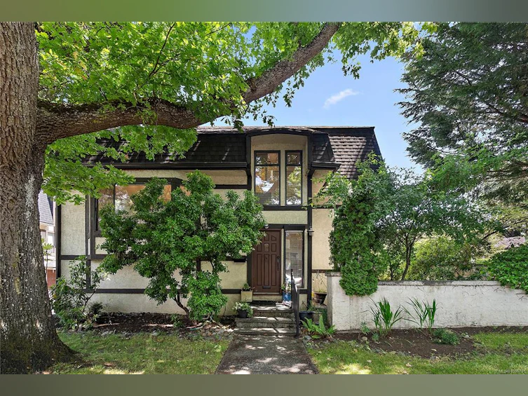 1-1464 Fort Street, Victoria, BC, V8S 1Z5 - 18