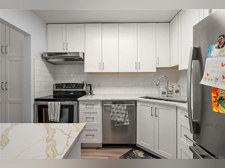 1-1464 Fort Street, Victoria, BC, V8S 1Z5 - 8