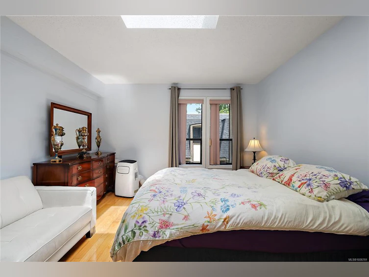 1-1464 Fort Street, Victoria, BC, V8S 1Z5 - 10