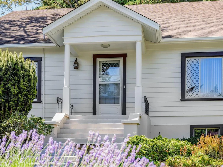 3908 Ascot Drive, Saanich, BC, V8P 3S1 - 2