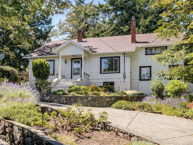 3908 Ascot Drive, Saanich BC V8P 3S1