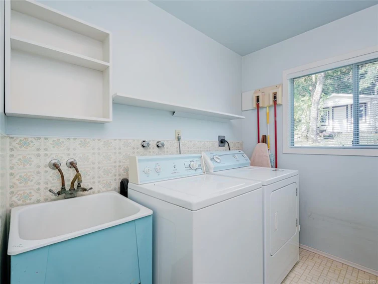 3908 Ascot Drive, Saanich, BC, V8P 3S1 - 28