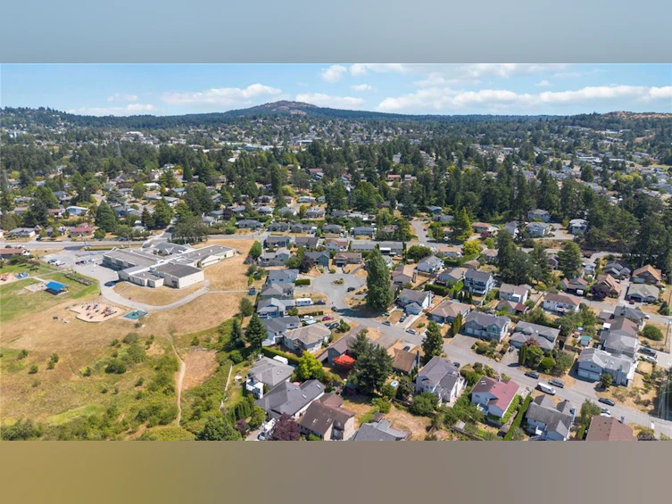 4168 Clinton Place, Saanich, BC, V8Z 6M1 - 49