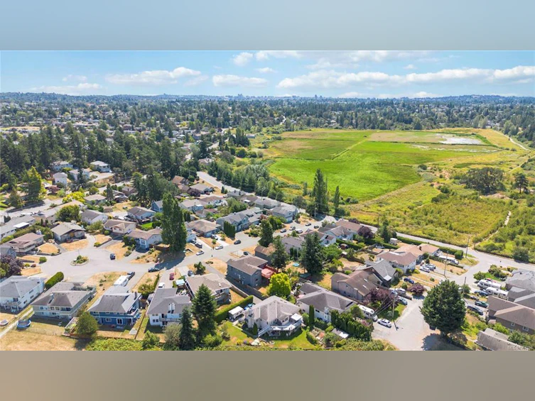 4168 Clinton Place, Saanich, BC, V8Z 6M1 - 48