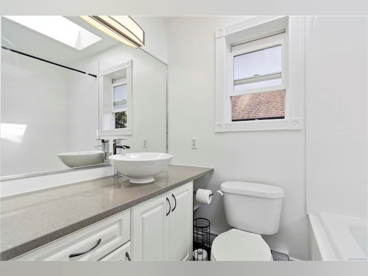 4168 Clinton Place, Saanich, BC, V8Z 6M1 - 17