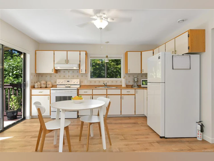 4372 Vanguard Place, Saanich, BC, V8Z 6X3 - 9