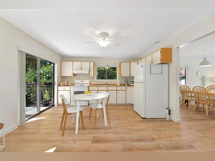 4372 Vanguard Place, Saanich, BC, V8Z 6X3 - 12