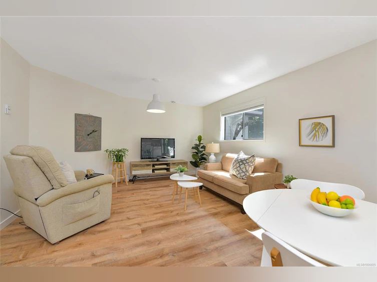 4372 Vanguard Place, Saanich, BC, V8Z 6X3 - 13