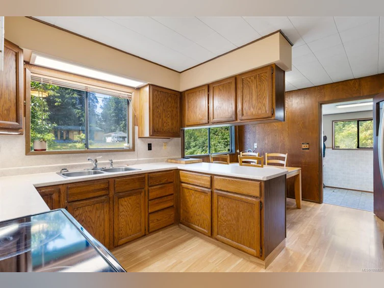 850 Timberlane Road, Courtenay, BC, V9N 9K9 - 6