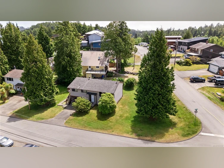 222 Marine Drive, Ucluelet, BC, V0R 3A0 - 2