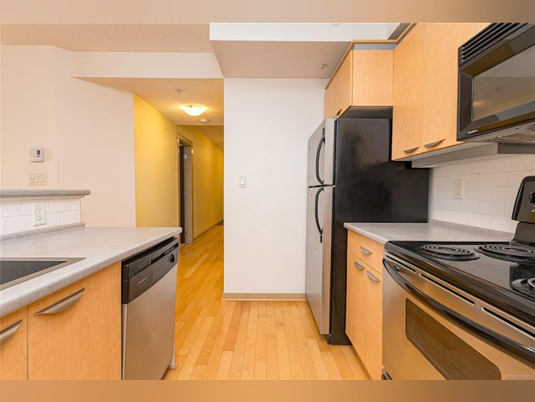 302-1030 Yates Street, Victoria, BC, V8V 5A7 - 9