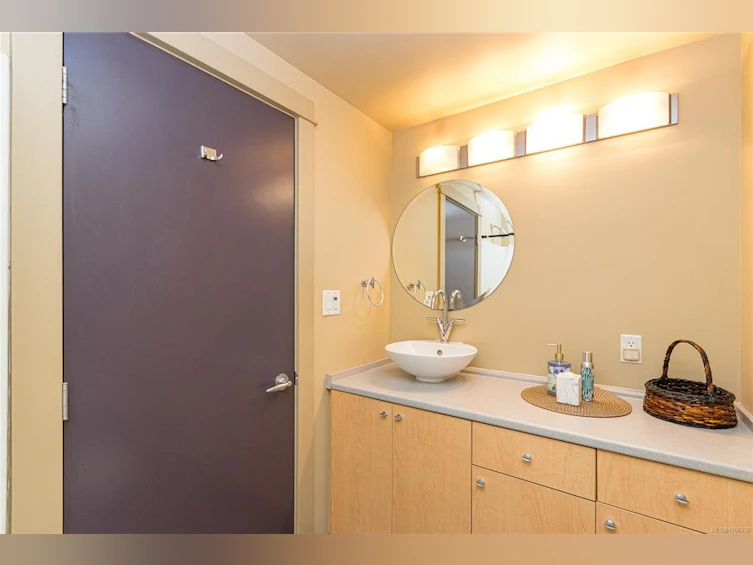 302-1030 Yates Street, Victoria, BC, V8V 5A7 - 16
