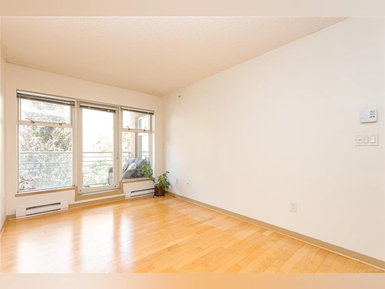 302-1030 Yates Street, Victoria, BC, V8V 5A7 - 6