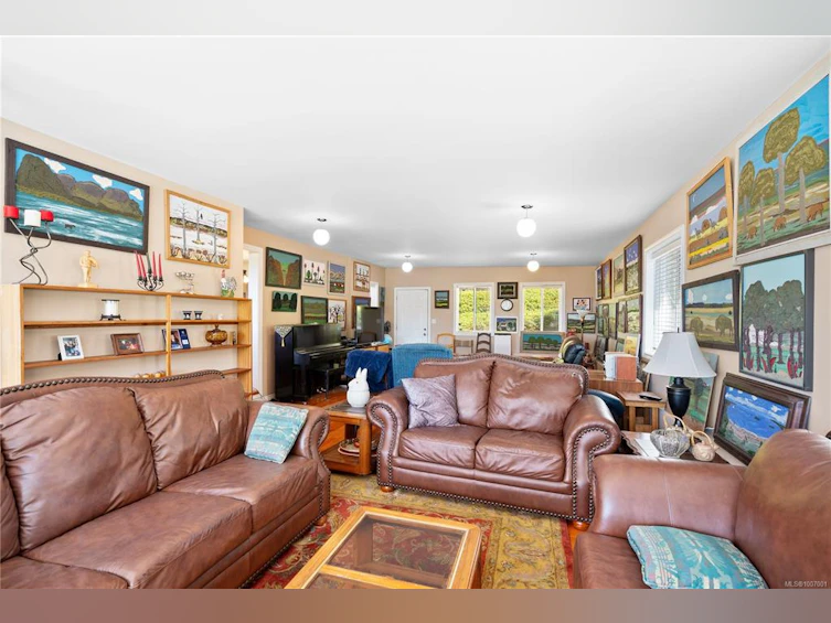 854 Royal Oak Avenue, Saanich, BC, V8X 3T2 - 4