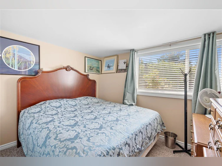 854 Royal Oak Avenue, Saanich, BC, V8X 3T2 - 34