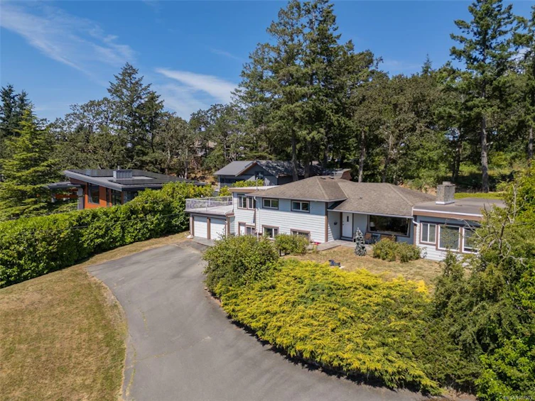 854 Royal Oak Avenue, Saanich, BC, V8X 3T2 - 59