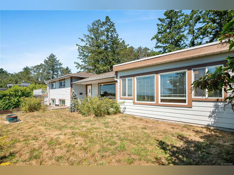 854 Royal Oak Avenue, Saanich, BC, V8X 3T2 - 38