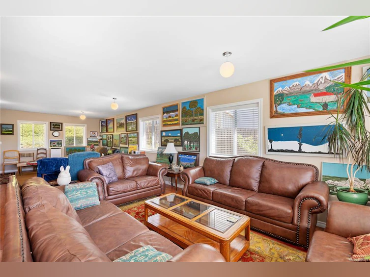 854 Royal Oak Avenue, Saanich, BC, V8X 3T2 - 3