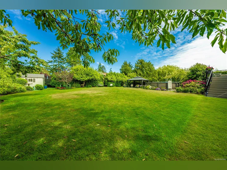 3971 Cherrilee Crescent, Saanich, BC, V8N 1R7 - 44
