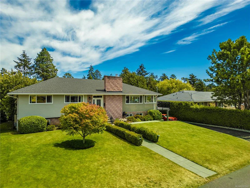 3971 Cherrilee Crescent, Saanich BC V8N 1R7