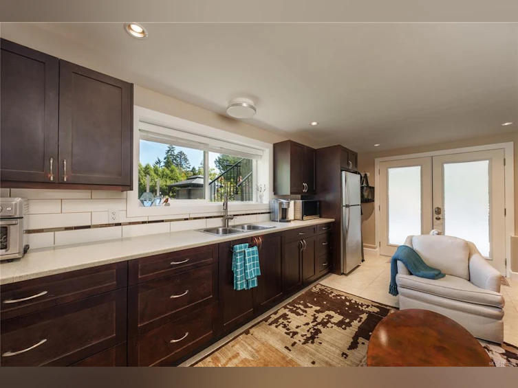 3971 Cherrilee Crescent, Saanich, BC, V8N 1R7 - 32