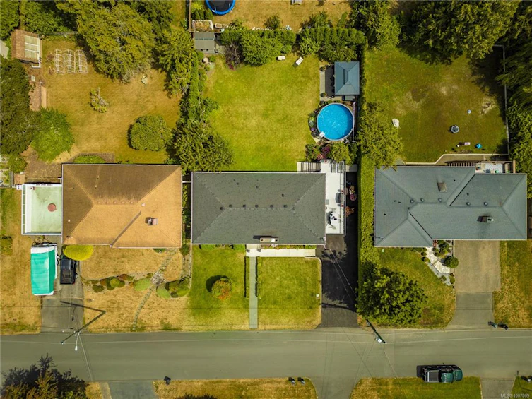 3971 Cherrilee Crescent, Saanich, BC, V8N 1R7 - 37