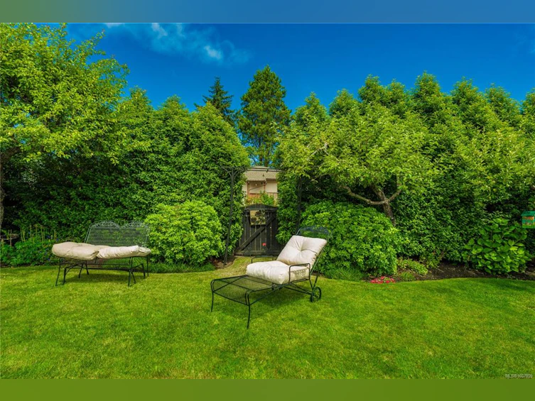 3971 Cherrilee Crescent, Saanich, BC, V8N 1R7 - 49