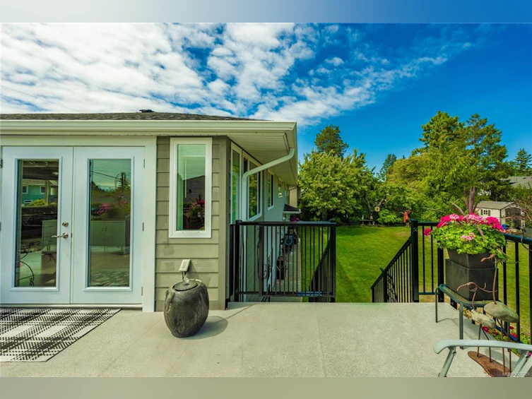 3971 Cherrilee Crescent, Saanich, BC, V8N 1R7 - 42