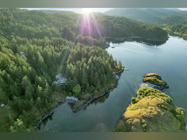 1790 Hyacinthe Bay Road, Quadra Island, BC, V0P 1H0 - 4