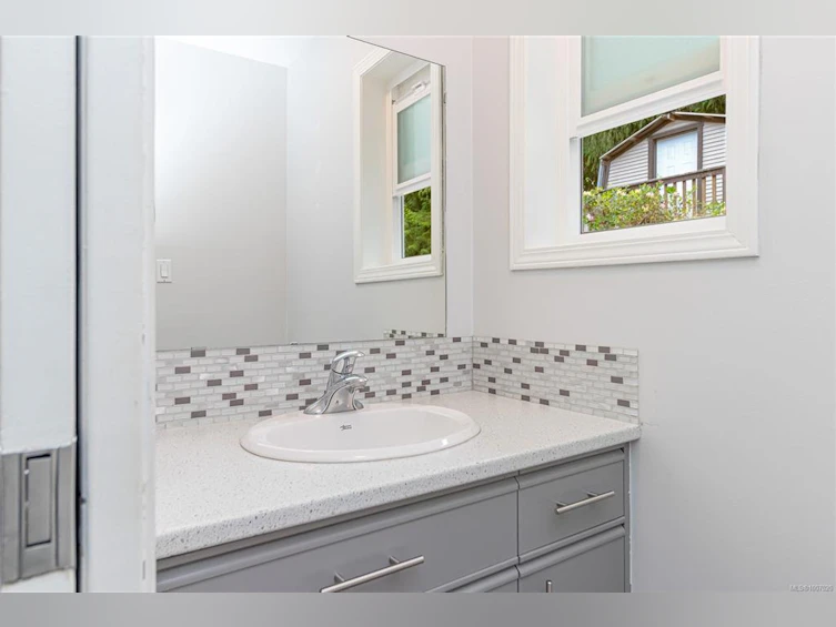 5006 W Thompson Clarke Drive, Bowser/Deep Bay, BC, V0R 1G0 - 46