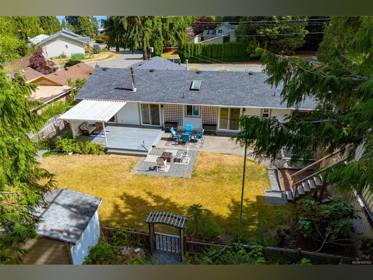 5006 W Thompson Clarke Drive, Bowser/Deep Bay, BC, V0R 1G0 - 11