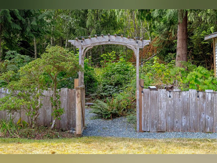 5006 W Thompson Clarke Drive, Bowser/Deep Bay, BC, V0R 1G0 - 15