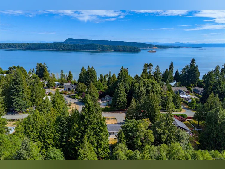 5006 W Thompson Clarke Drive, Bowser/Deep Bay, BC, V0R 1G0 - 12