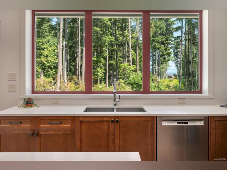 6208 W Island Highway, Qualicum Beach, BC, V9K 2E3 - 11